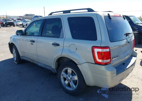 2008 Ford Escape Xlt z USA, uszkodzony, nr VIN 1FMCU031X8KD08004